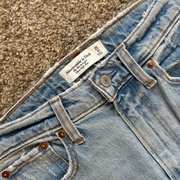 NWOT [Size: 25 Short] Abercrombie Curve Love Ultra High Rise 90s Straight Jean - Picture 5 of 5